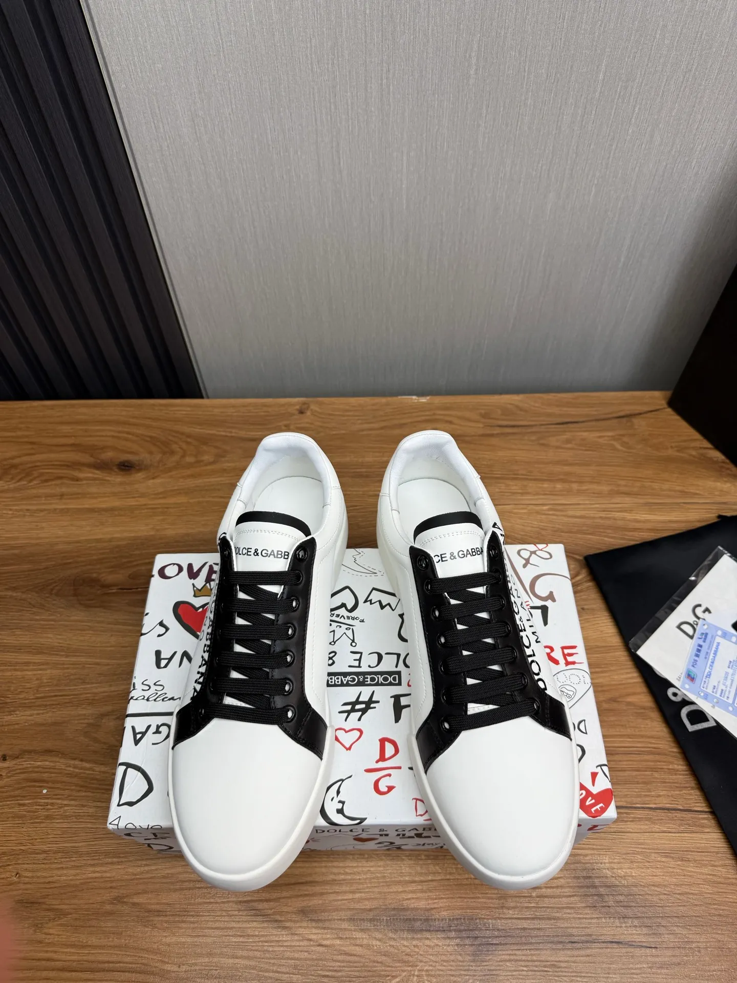 Men's men's shoes💰460💰Dolce & gabbana (DG) official website synchronized new models💥1 fashion hot models: 1 exclusive mold opening ✅ imported cowhide for the upper, unique brand style logo upper 💥sheepskin foot pads 🐑original private mold outsole ✔️36-44 (38.45 custom-made, non-refundable)